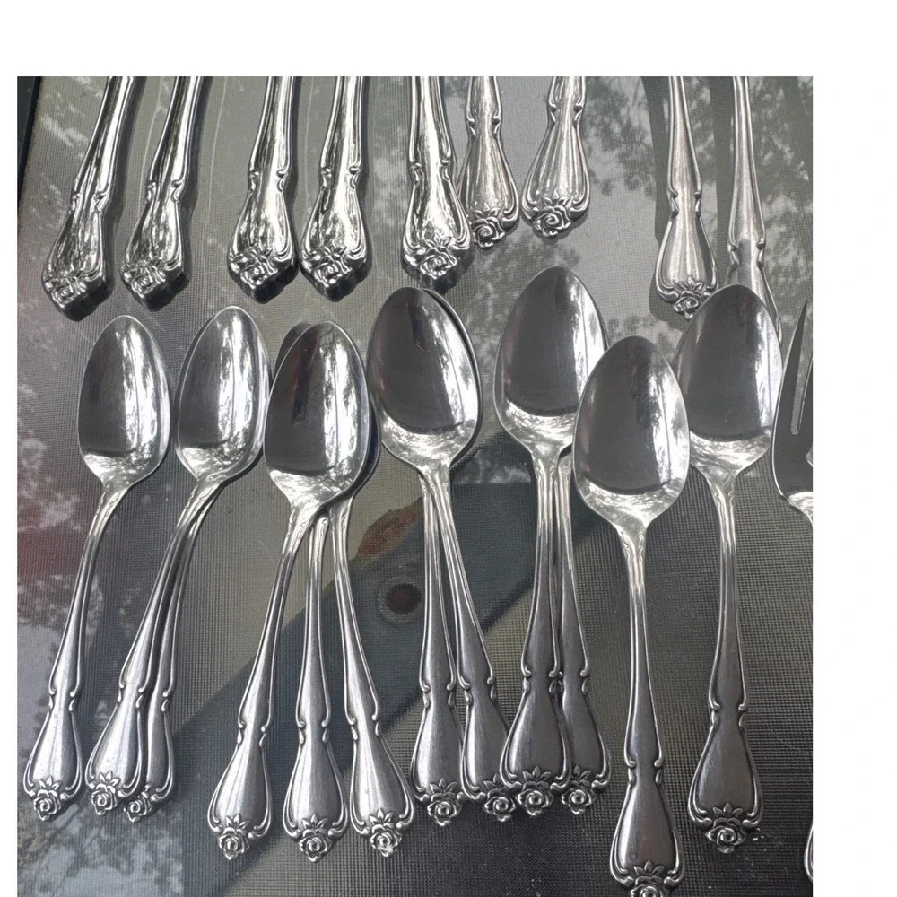 Oneida 1881 Rogers Flatware Set 33pc Baroque Rose Stainless Silverware Floral EX
